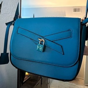 NWOT Carpisa Blue Italian Purse